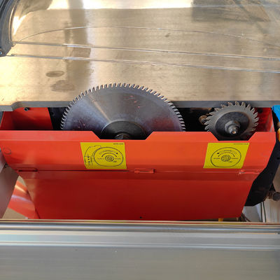 8000r/min スコアングスピード CNC-6132 建設作業用のダブルブレード スライディングテーブルソー