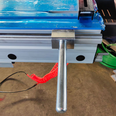 8000r/min スコアングスピード CNC-6132 建設作業用のダブルブレード スライディングテーブルソー