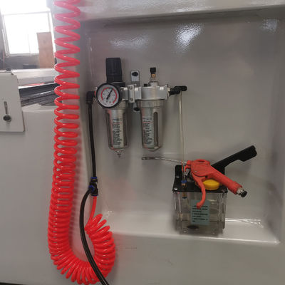 製造工場 高精度 自動 サイドホール CNC 木の縁の掘削機
