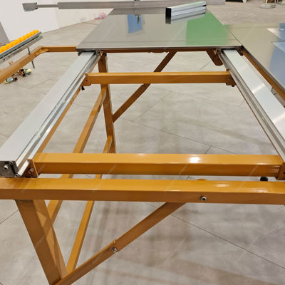 80 KG PDMJ16 スライディングテーブルパネル 精密木材ベースのパネルのためのソー 複合材の切断