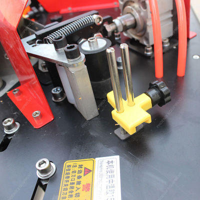 小型 4000ml ホットメルトグリープ ポット エッジバンド 自動 エッジバンド 職場で