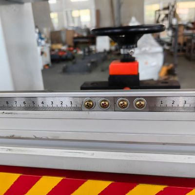 テーブルドリル機能MZB73214を持つ4ライン多スピンドル木穴掘り機