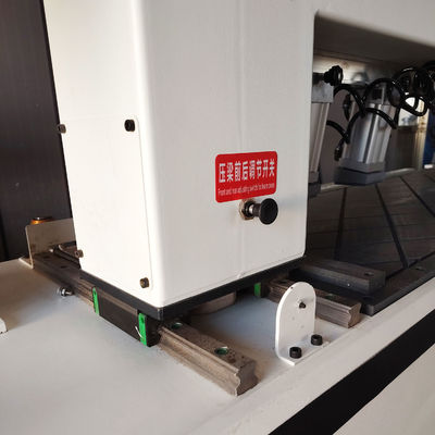 パネル家具 CNC 掘削とスロットリング 統合機械 木工加工センター
