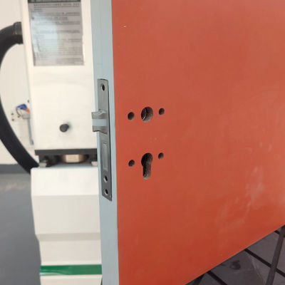 木のドアロック サイドホール CNC 掘削 フレッシング パーソナル要求のための加工センター