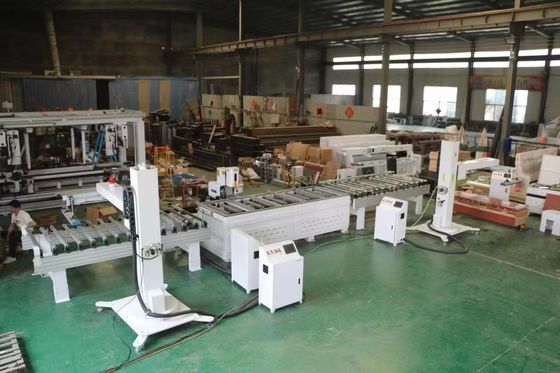 高容量 2000KG 双線番号 CNC 木製ドアロックホールモルティングマシン