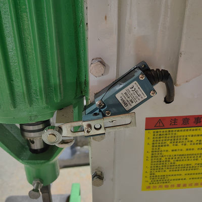 製造工場 小型垂直型 木材の掘削と張張機 750x650x1650mm
