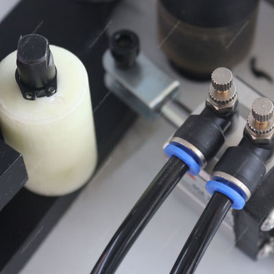 簡単に操作するW-1 木工自動小端帯曲線機