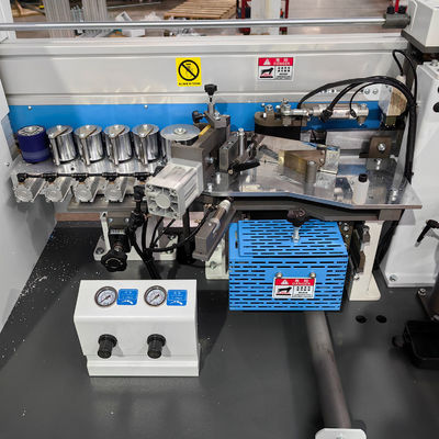 12kW パワー 木工機 エッジバンドリングとトリミング 自動粘着と清掃