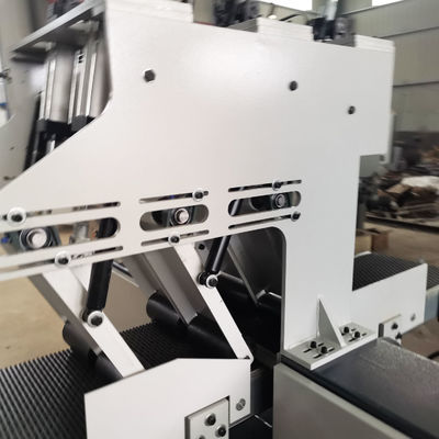 700mm ソーホイール 木材切断 木工生産のための水平帯のソーマシン