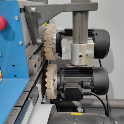 エッジ厚さ0.4-3mm 機材製造用の高速自動エッジバンドリングマシン