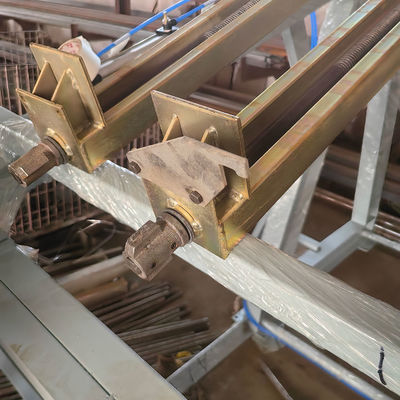 パネルの家具のための空気制御回転木製クランプキャリアマシンMY2500B-10