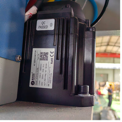 PK2040 ATC 12 ツールの自動切換とデールヘッドを持つ CNC 木刻機