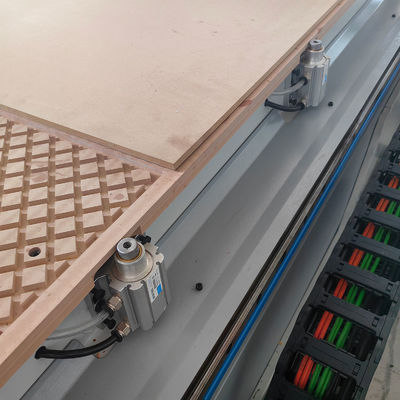 PK1325 ATC 完全自動ツール交換 木製ルーター 木製家具のための3軸CNCルーター