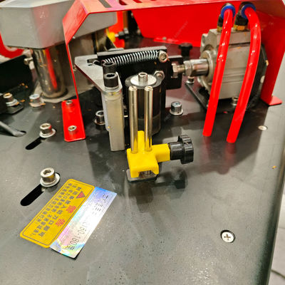 自動家具用のCNCエッジバンドリングマシン