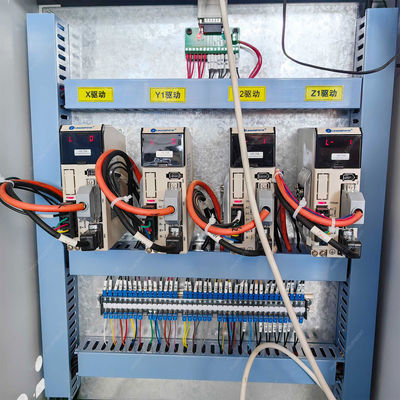 6kW スピンドルモーターパワー 金属多角彫刻用の木製CNCルーター切断機