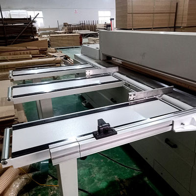 木工機器 5200mm*3900mm*1700mmの自動鉄톱CNC 仕様