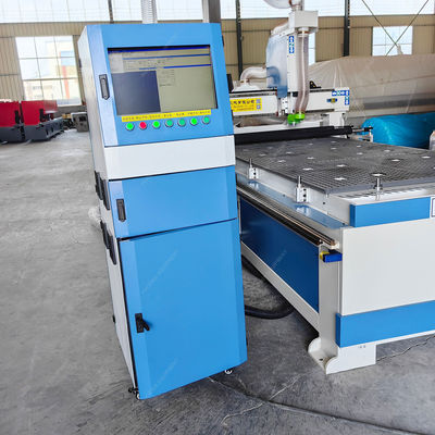 シングルスピンドル 木工 彫刻 彫刻 1300mm 移動する CNC ルーター 機械