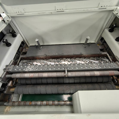 1000mm 工業用木材厚み平面機と螺旋切断機で精密平面
