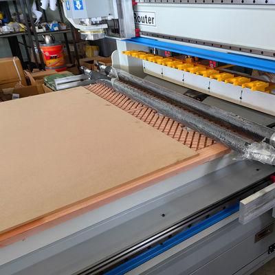 高速 6 スピンドル 3D 彫刻と彫刻 木工のための CNC 木工ルーター