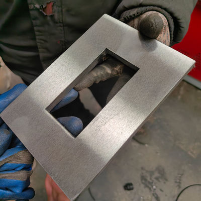 2700 KG 重量 R-G4-R800 自動フラットメタルのデブリングとチャムフェリングポーリングマシン