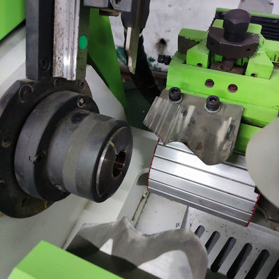 PL450 完全自動 多機能統合型 CNC 木材回転機 急速生産