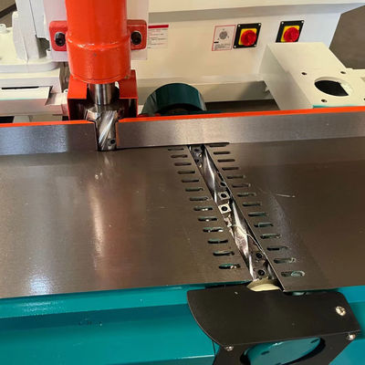 パーソナライズ可能な工業用木材平面機 4mm 深 Spiral 表面平面機 2.2 kW パワー