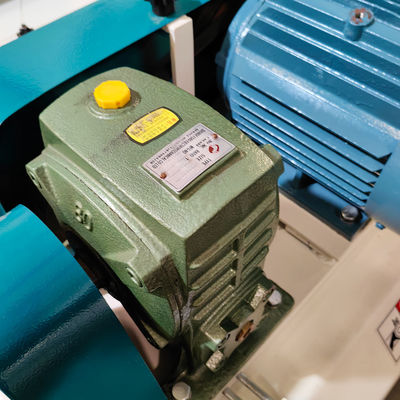 950 KG 直角切断頭 木工用の自動給水平面機 MBZ524A