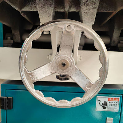 950 KG 直角切断頭 木工用の自動給水平面機 MBZ524A