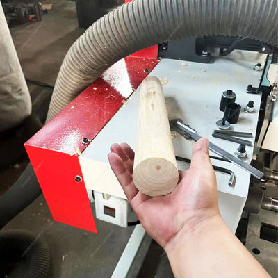 700 KG 木の棒を丸める機械 木の丸い棒のための自動CNCフレーシングマシン