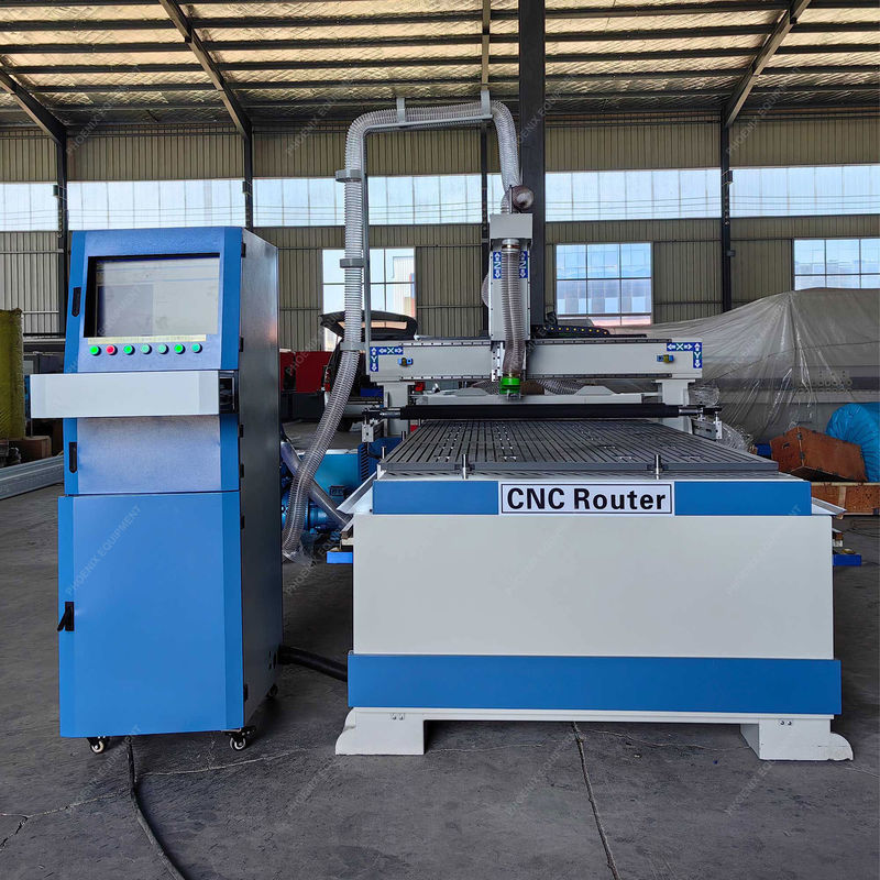 4 軸 MDF 木材 切断 CNC ルータ 1325 2500mm 旅行 Y 軸 と CNC コントロール