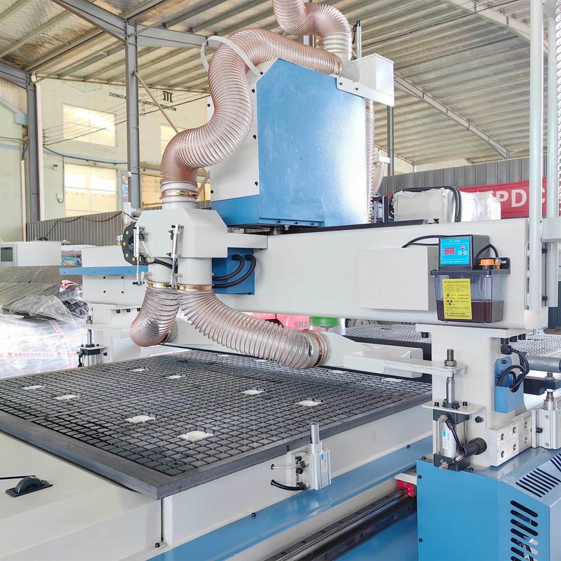 高速 6 スピンドル 3D 彫刻と彫刻 木工のための CNC 木工ルーター