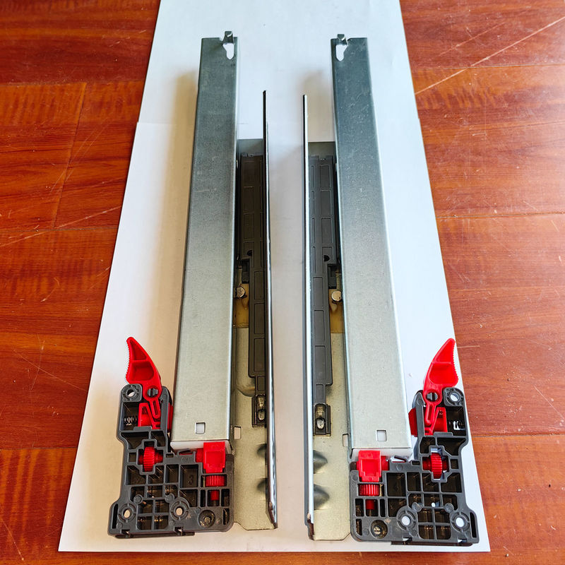 370mm キャビネット深さ 柔らかい閉ざしとプッシュオープンと隠された底部マウントドラワースライド